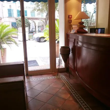 Little Palace 2* ツーロン