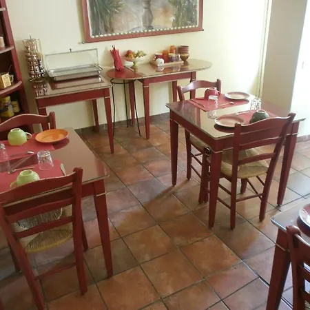 Otel Little Palace 2*